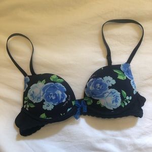 Gilly Hicks push-up bra